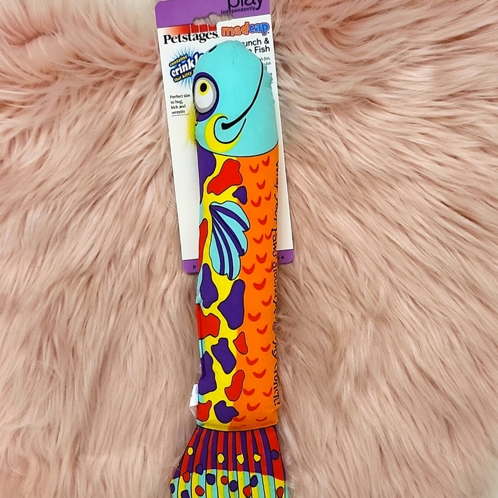 Brand New PETSTAGES CATNIP CRUNCH & WRESTLE FISH CAT TOY